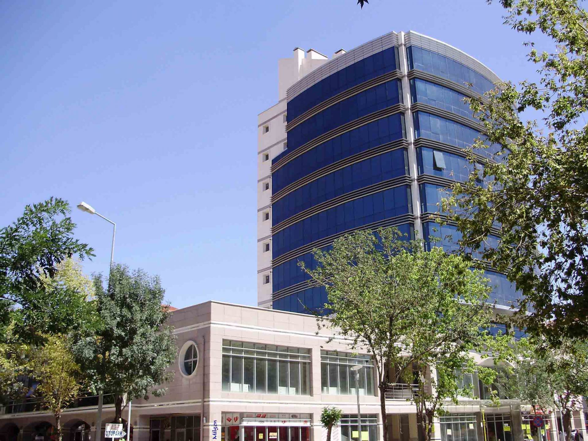 Perpa İş Merkezi & Kapalı Otopark & Pazaryeri